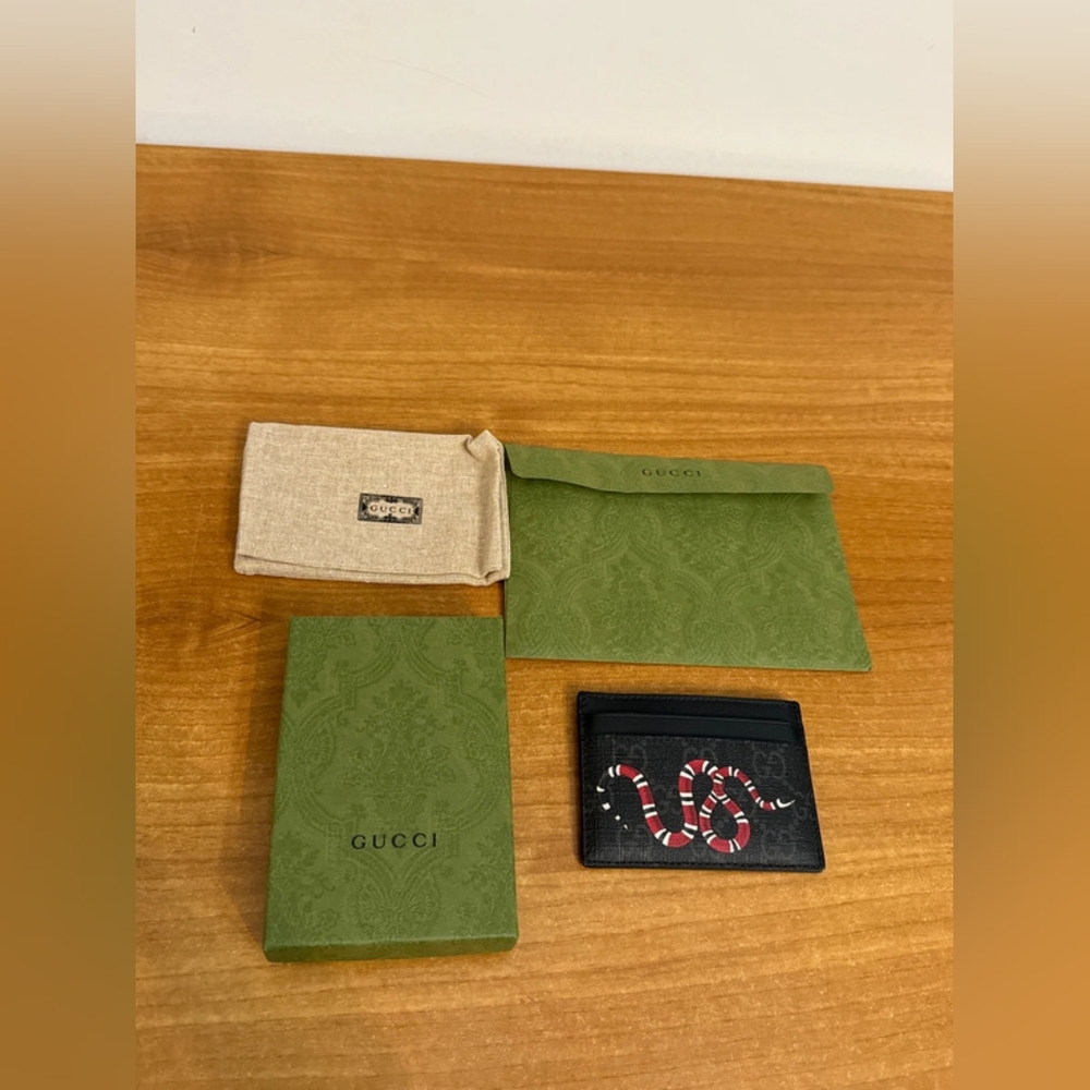 Black Cardholder with Red Snake Print - Picture 5 of 7